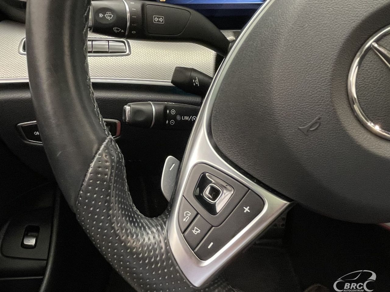 Mercedes-Benz E200 | 51