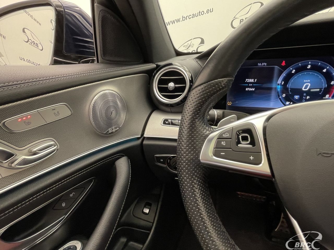 Mercedes-Benz E200 | 30