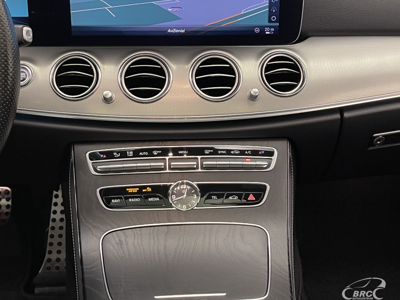 Mercedes-Benz E200 | 16