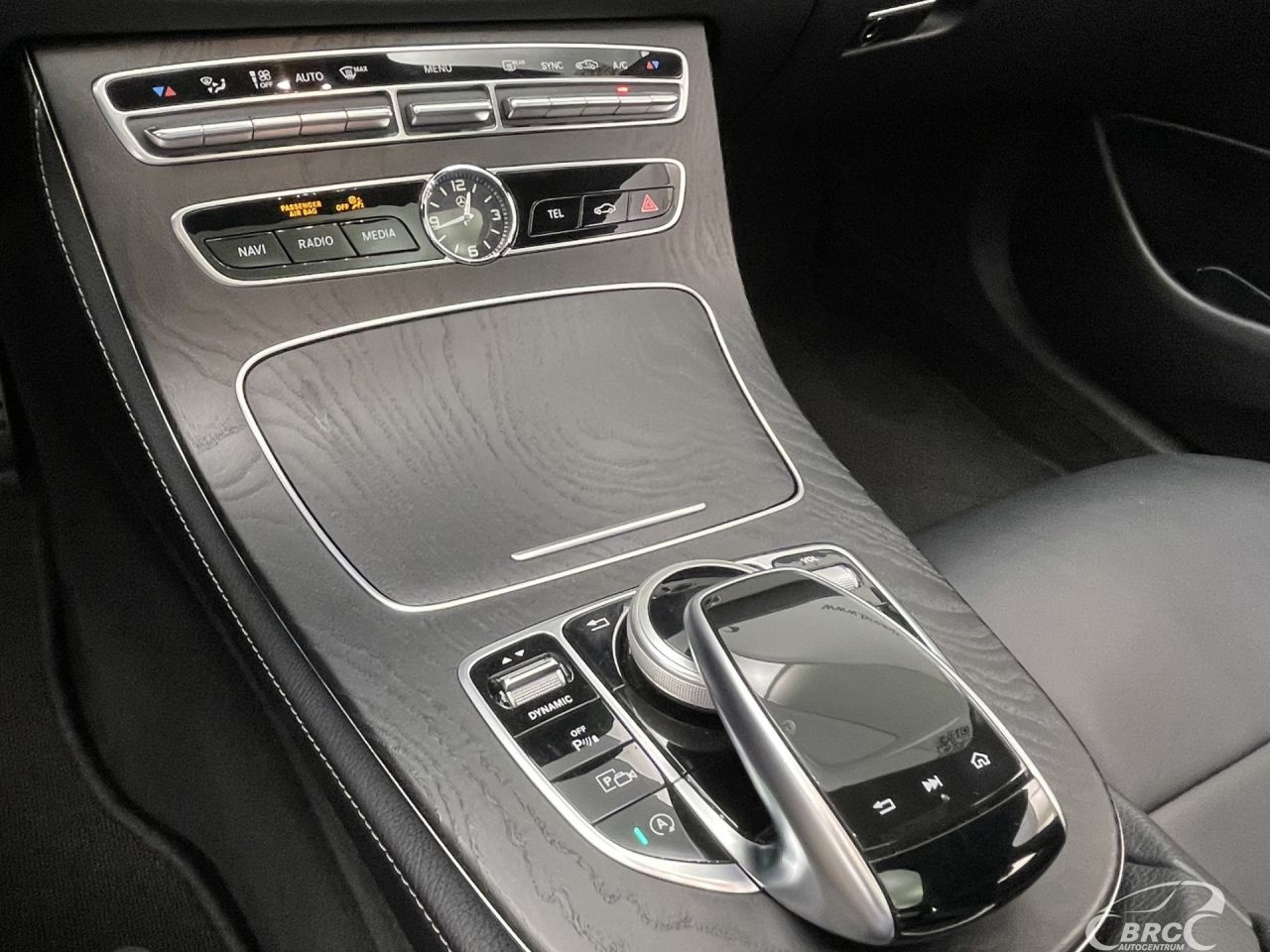 Mercedes-Benz E200 | 26