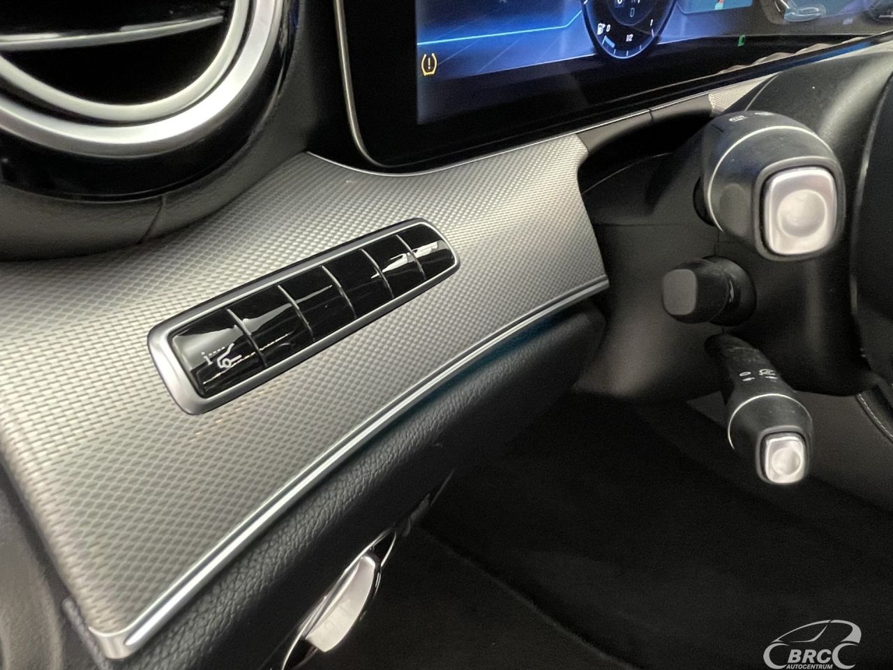Mercedes-Benz E200 | 25