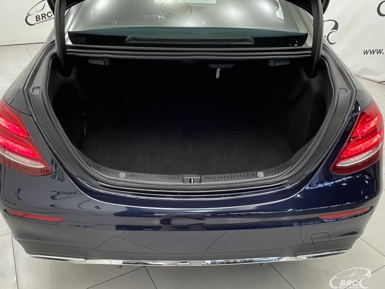 Mercedes-Benz E200 | 50