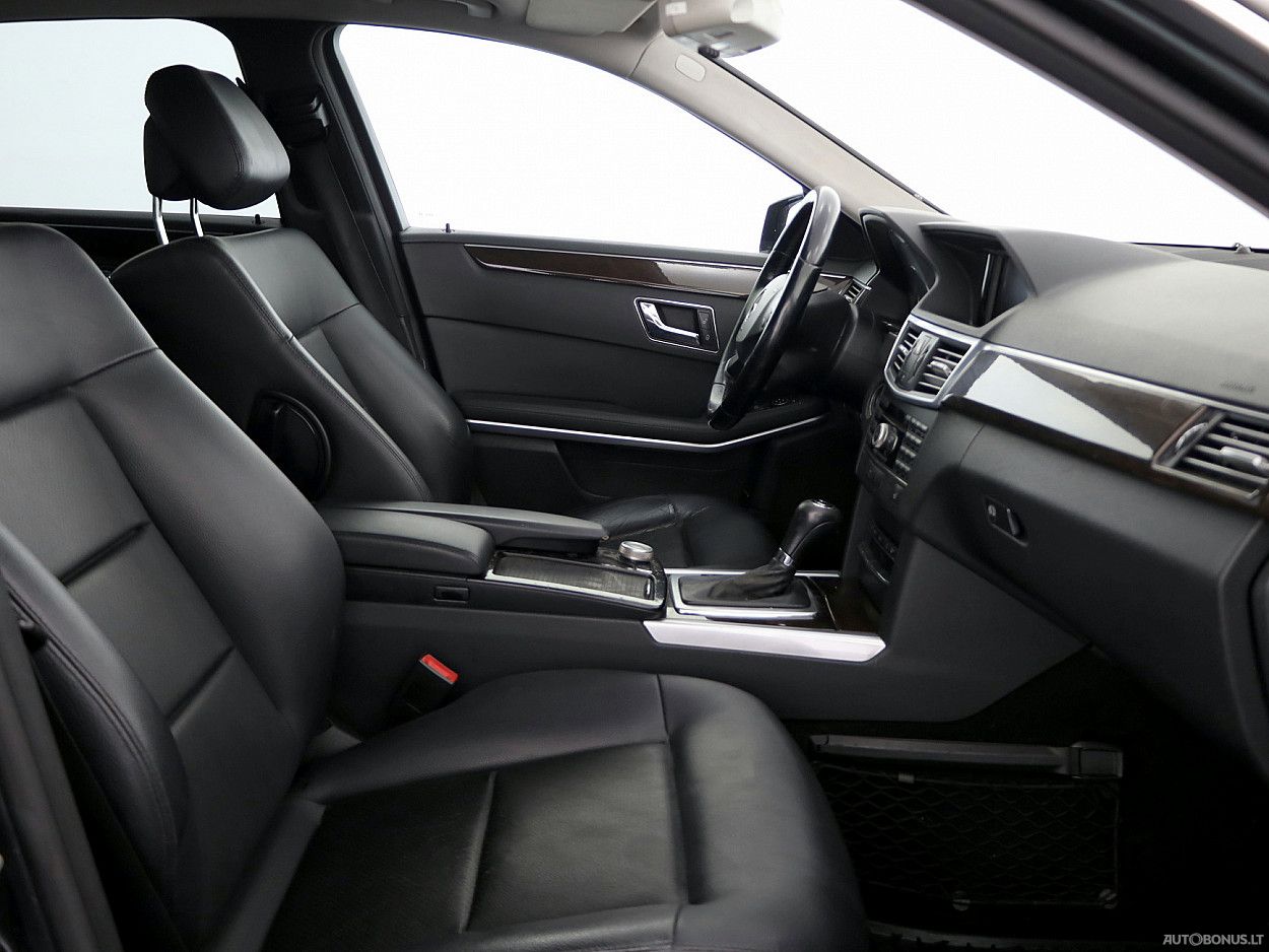 Mercedes-Benz E220 | 5