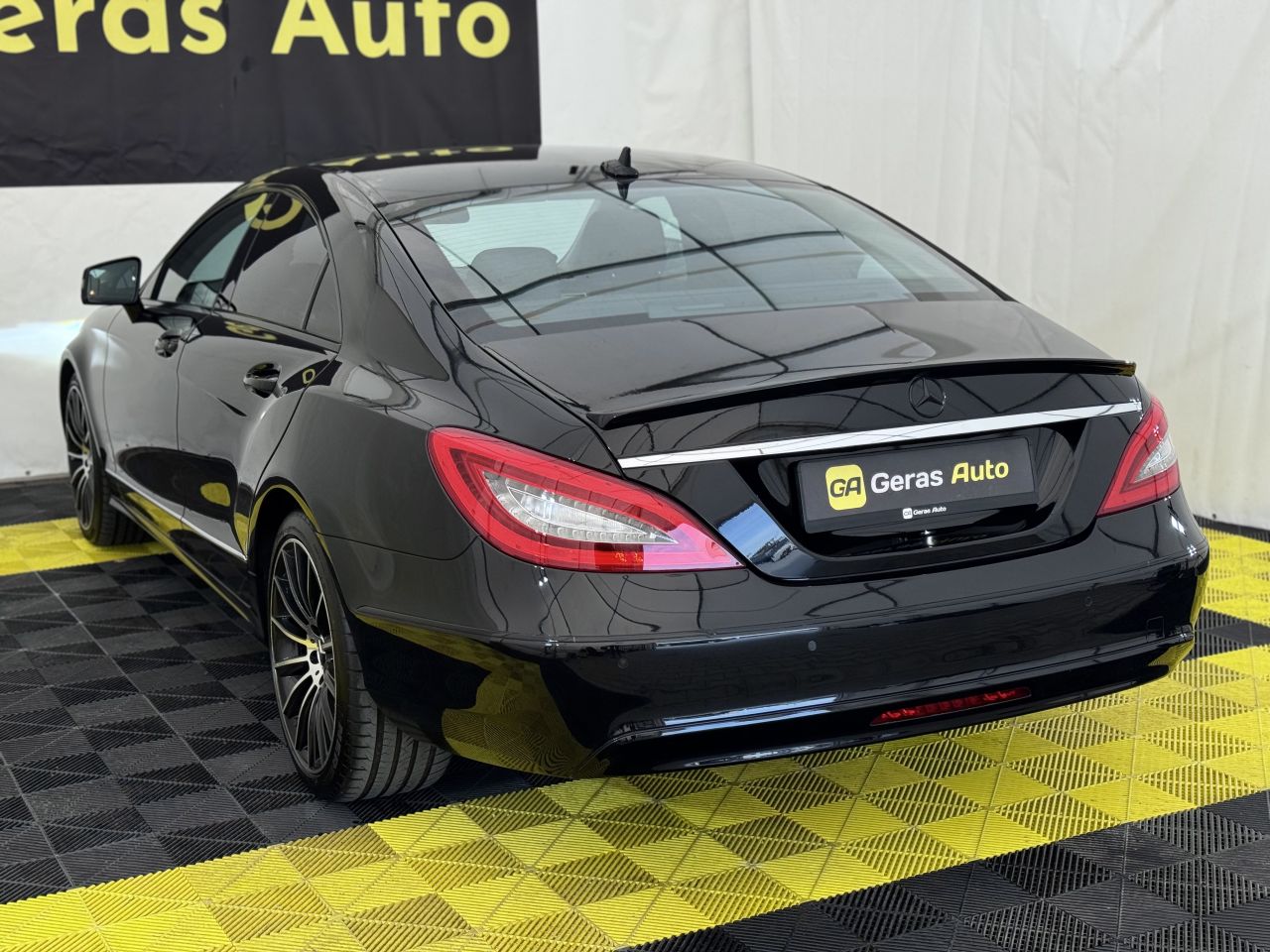 Mercedes-Benz CLS350 | 5