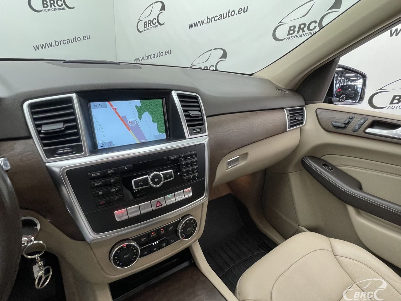 Mercedes-Benz ML350 | 25