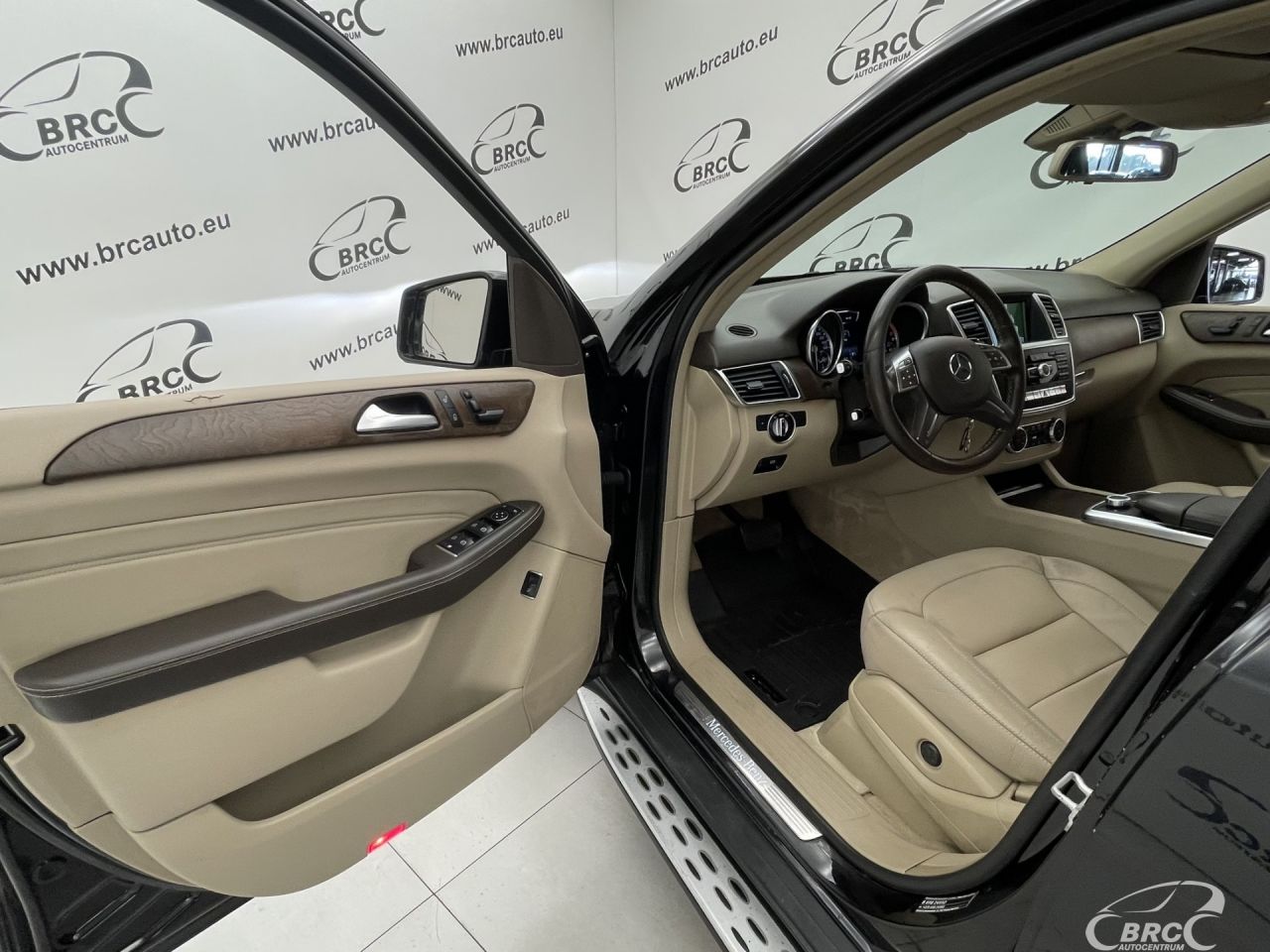 Mercedes-Benz ML350 | 18