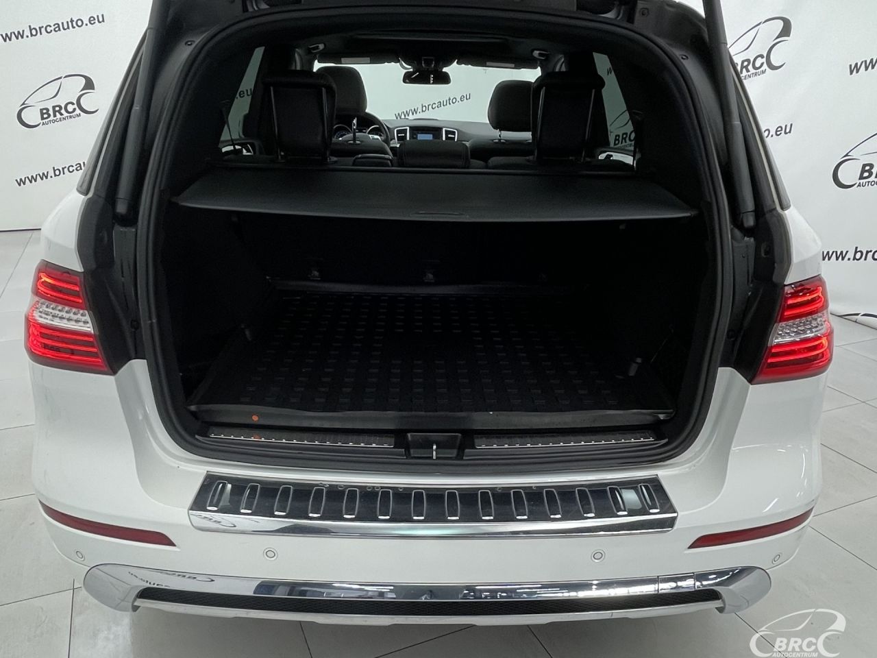 Mercedes-Benz ML400 | 44