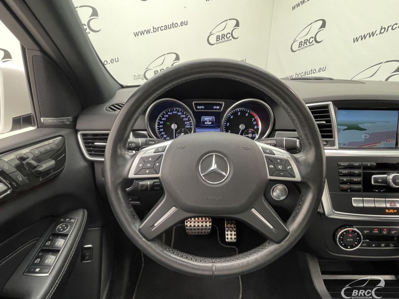 Mercedes-Benz ML400 | 28
