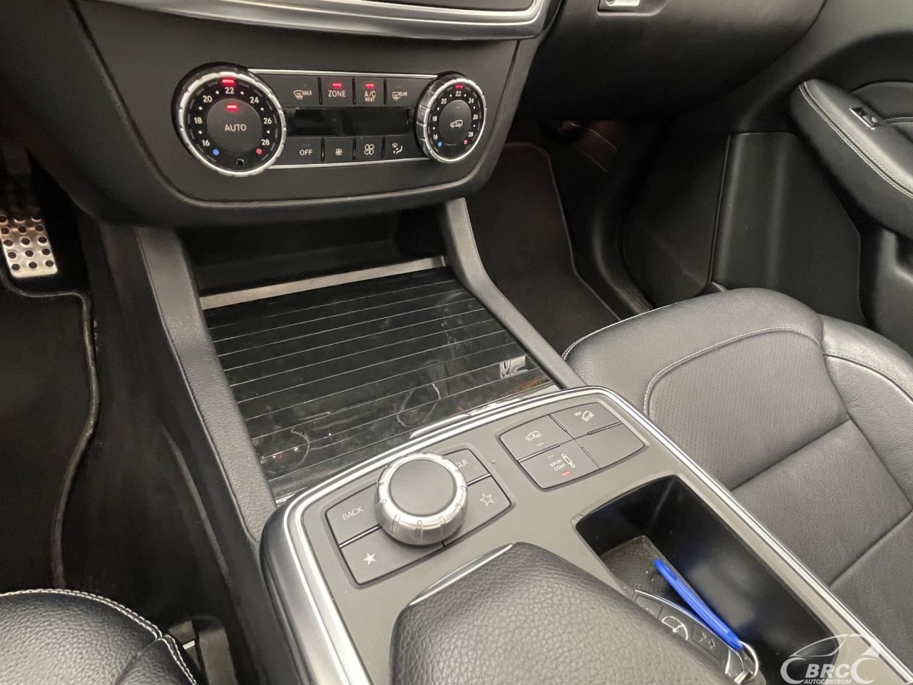 Mercedes-Benz ML400 | 26