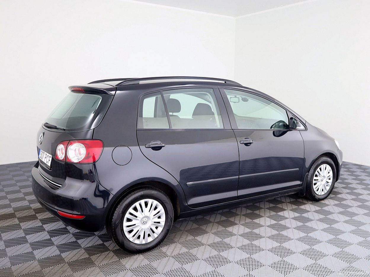 Volkswagen Golf | 2