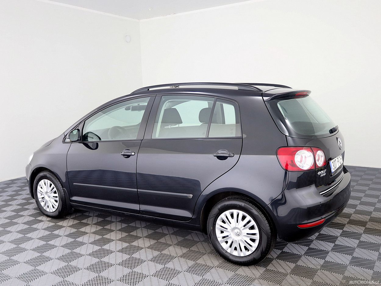 Volkswagen Golf | 3