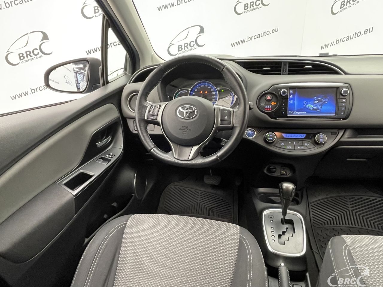 Toyota Yaris | 12