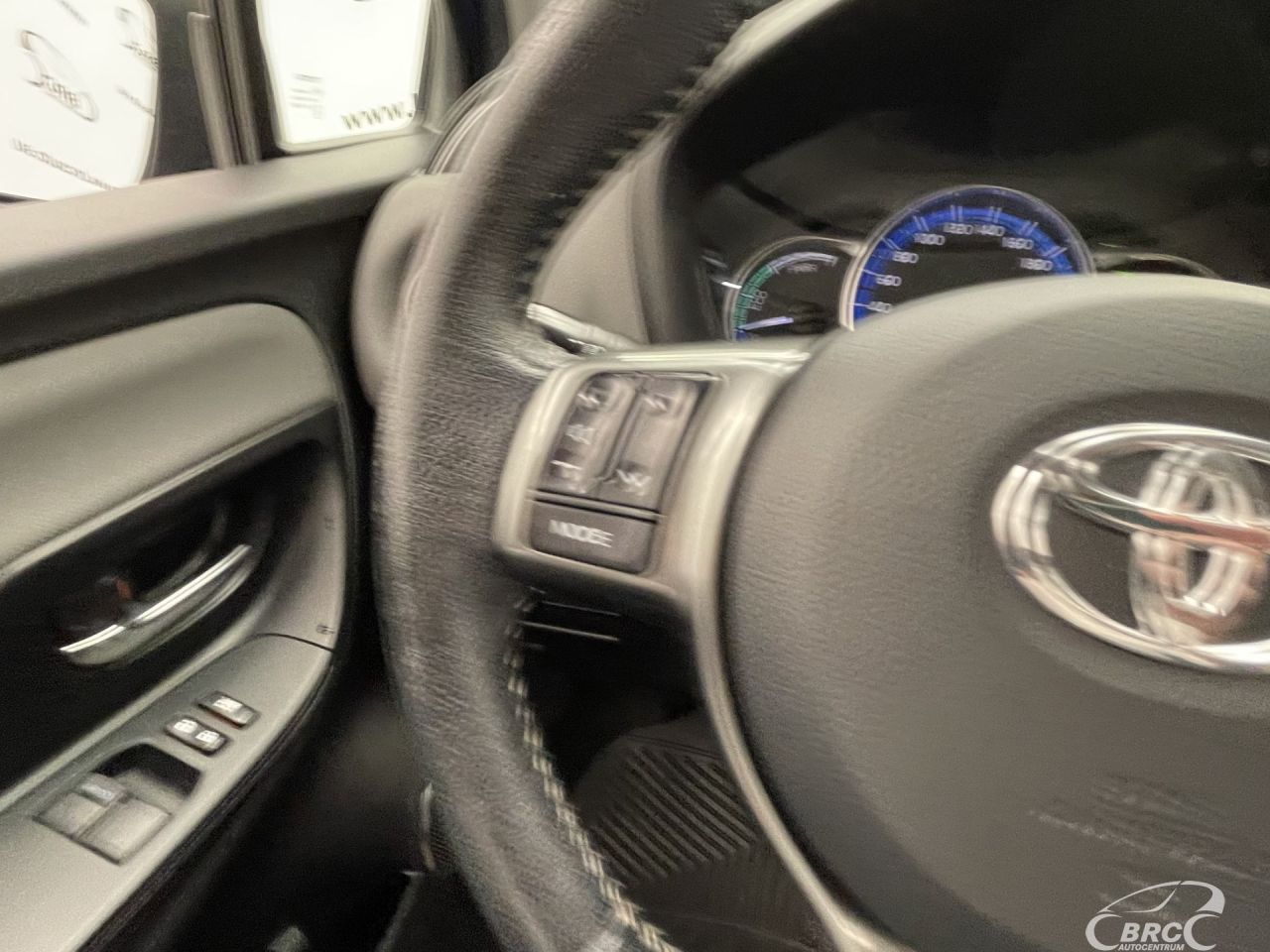 Toyota Yaris | 28