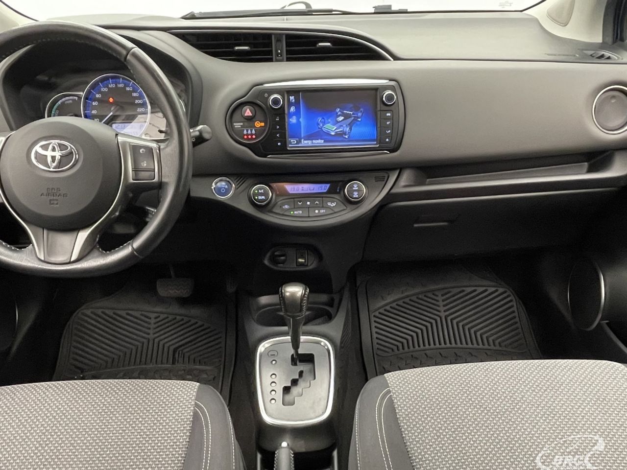Toyota Yaris | 13