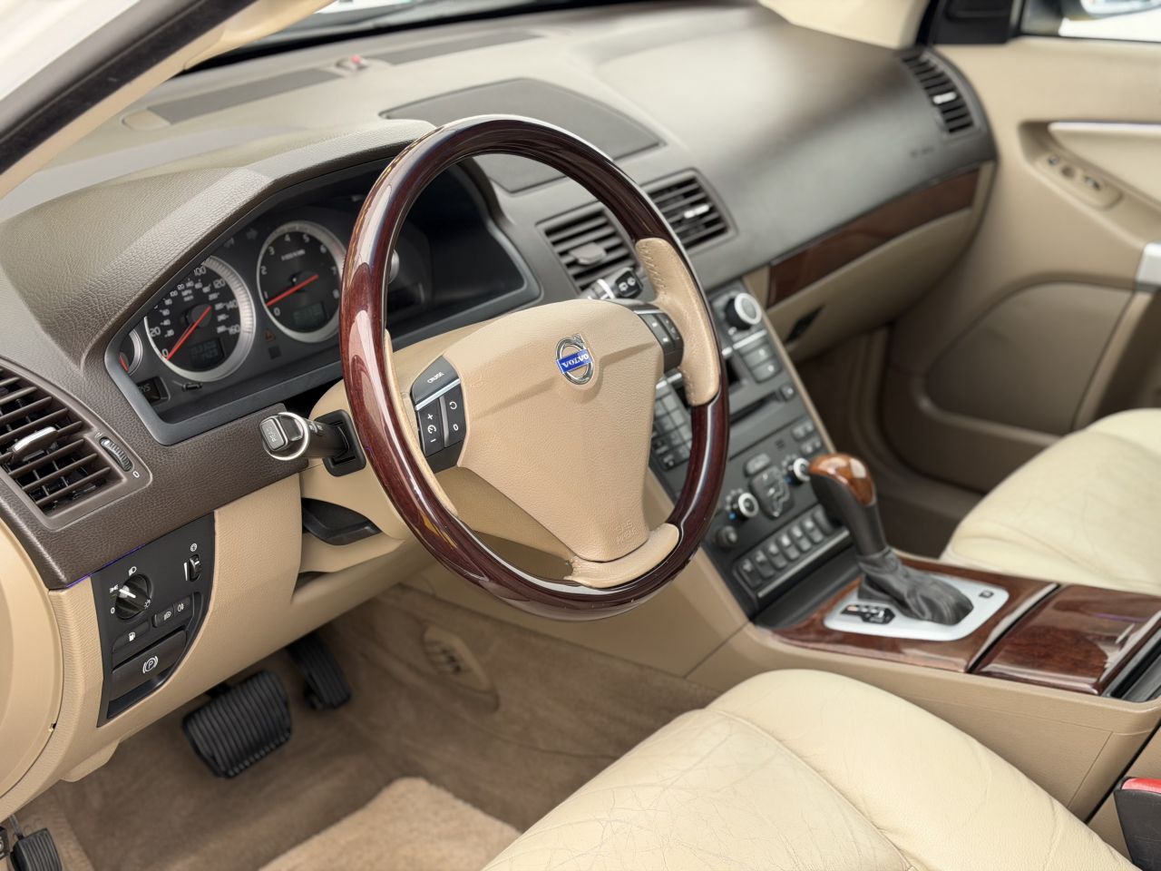 Volvo XC90 | 7
