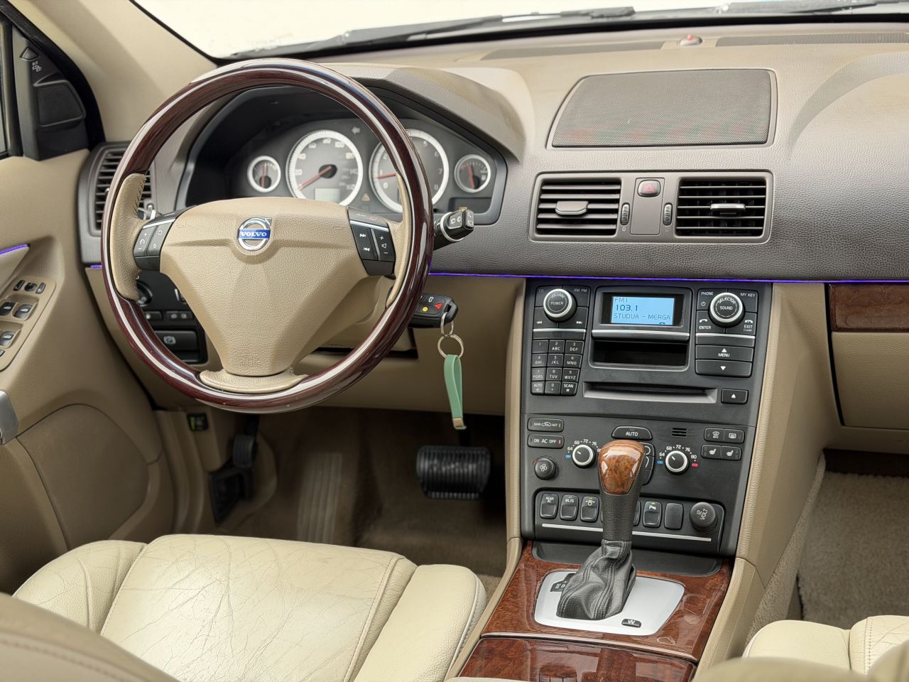Volvo XC90 | 15
