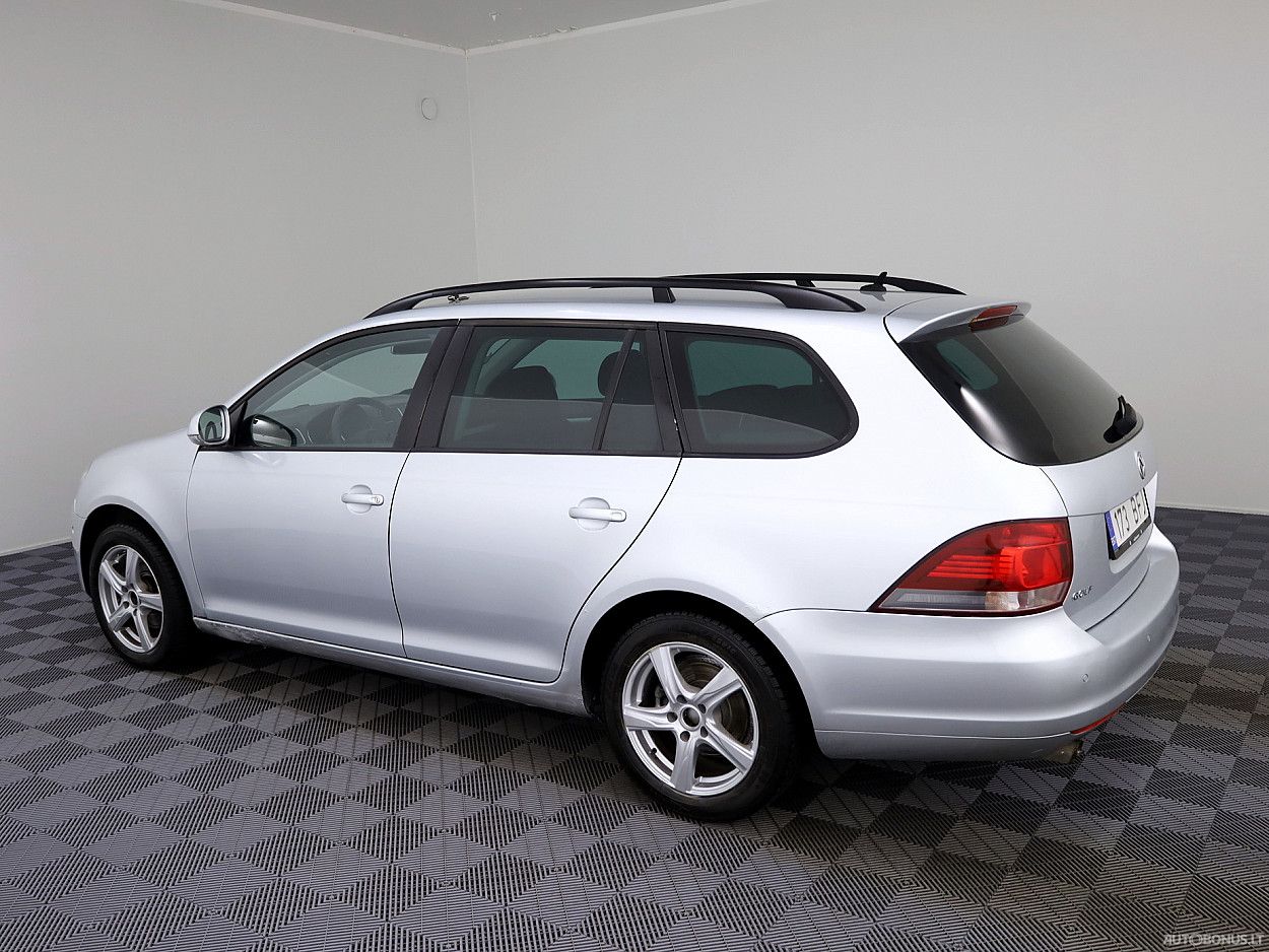 Volkswagen Golf | 3