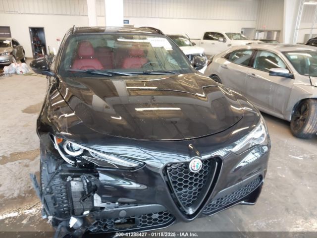 Alfa Romeo Stelvio | 11
