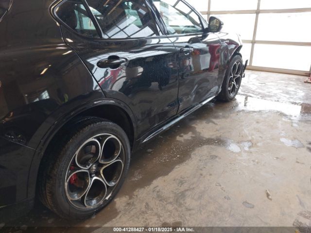 Alfa Romeo Stelvio | 17