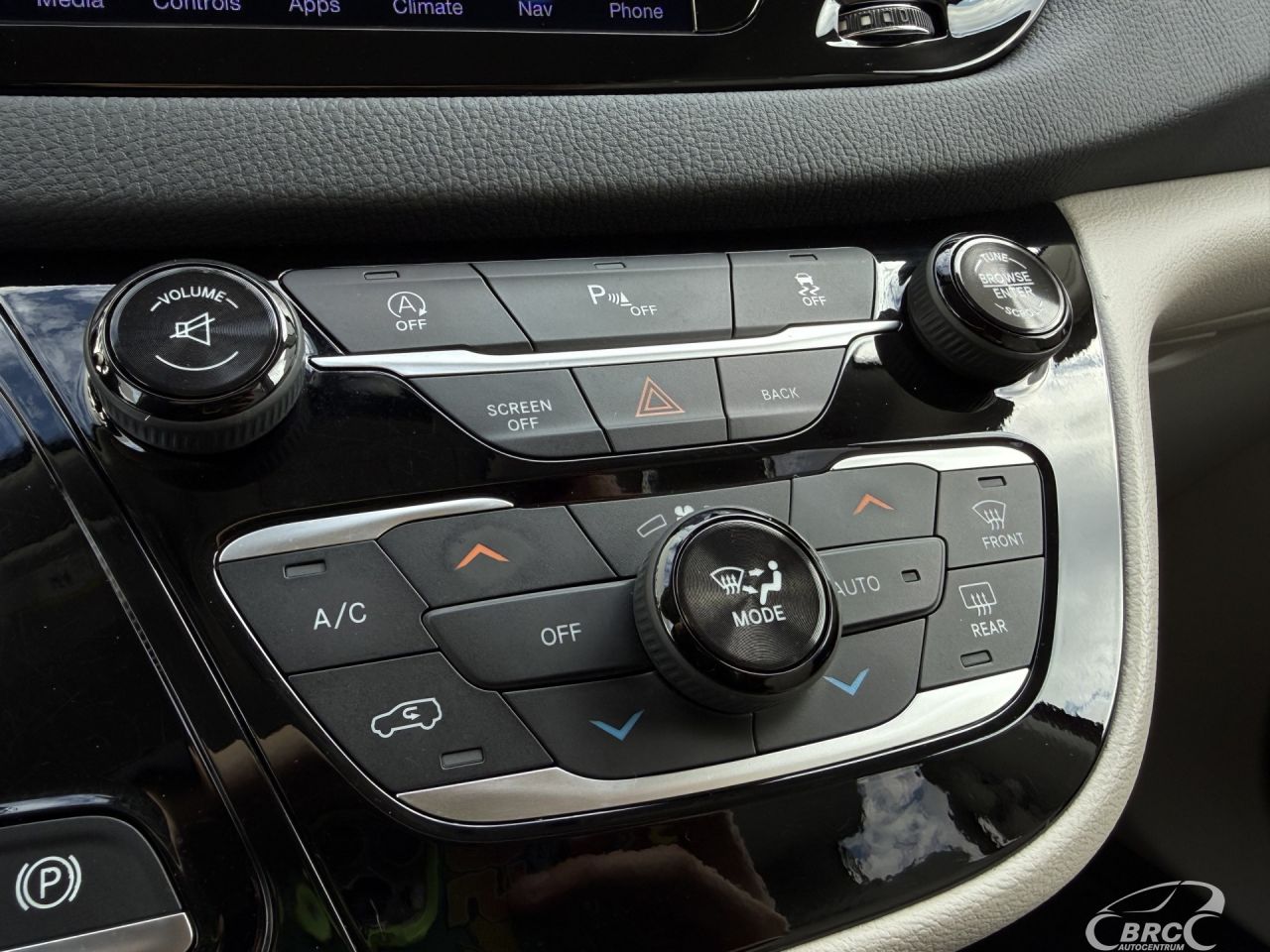 Chrysler Pacifica | 26