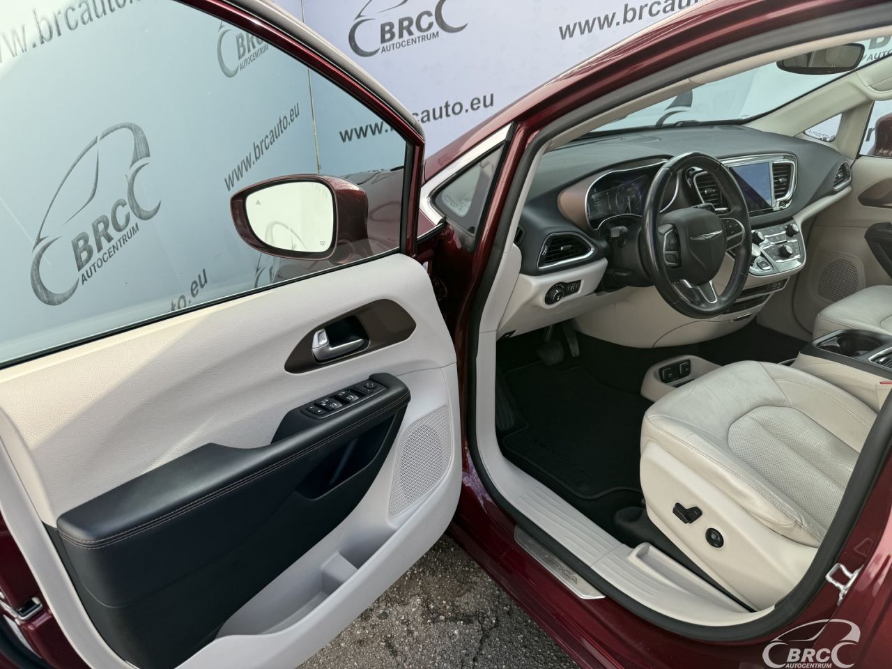 Chrysler Pacifica | 17