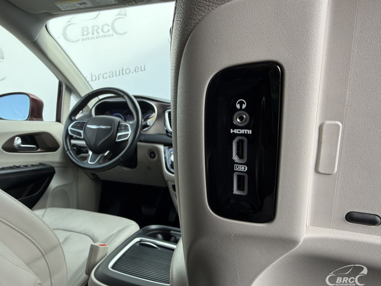 Chrysler Pacifica | 10