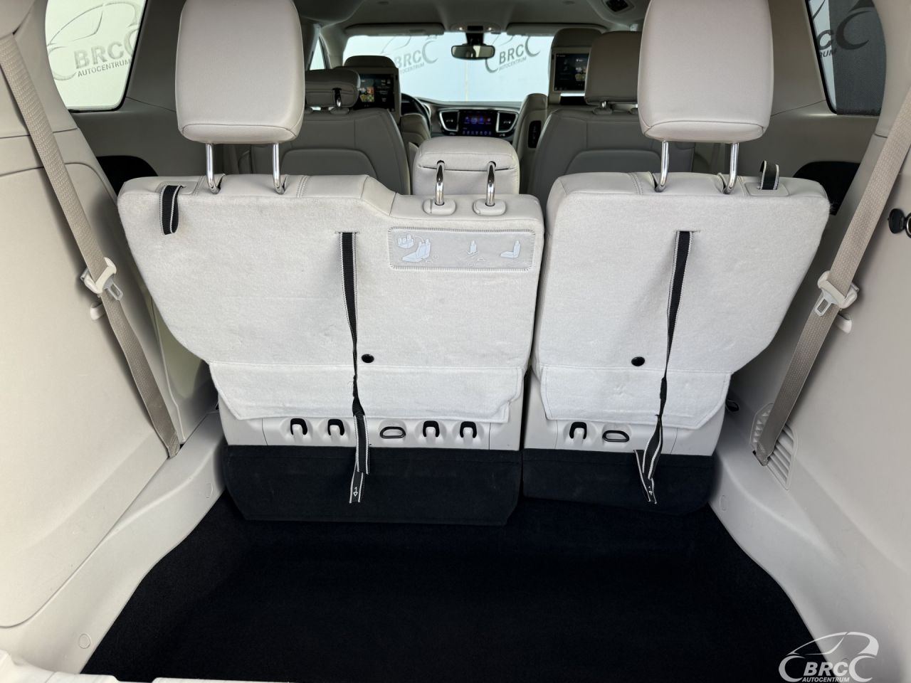Chrysler Pacifica | 14