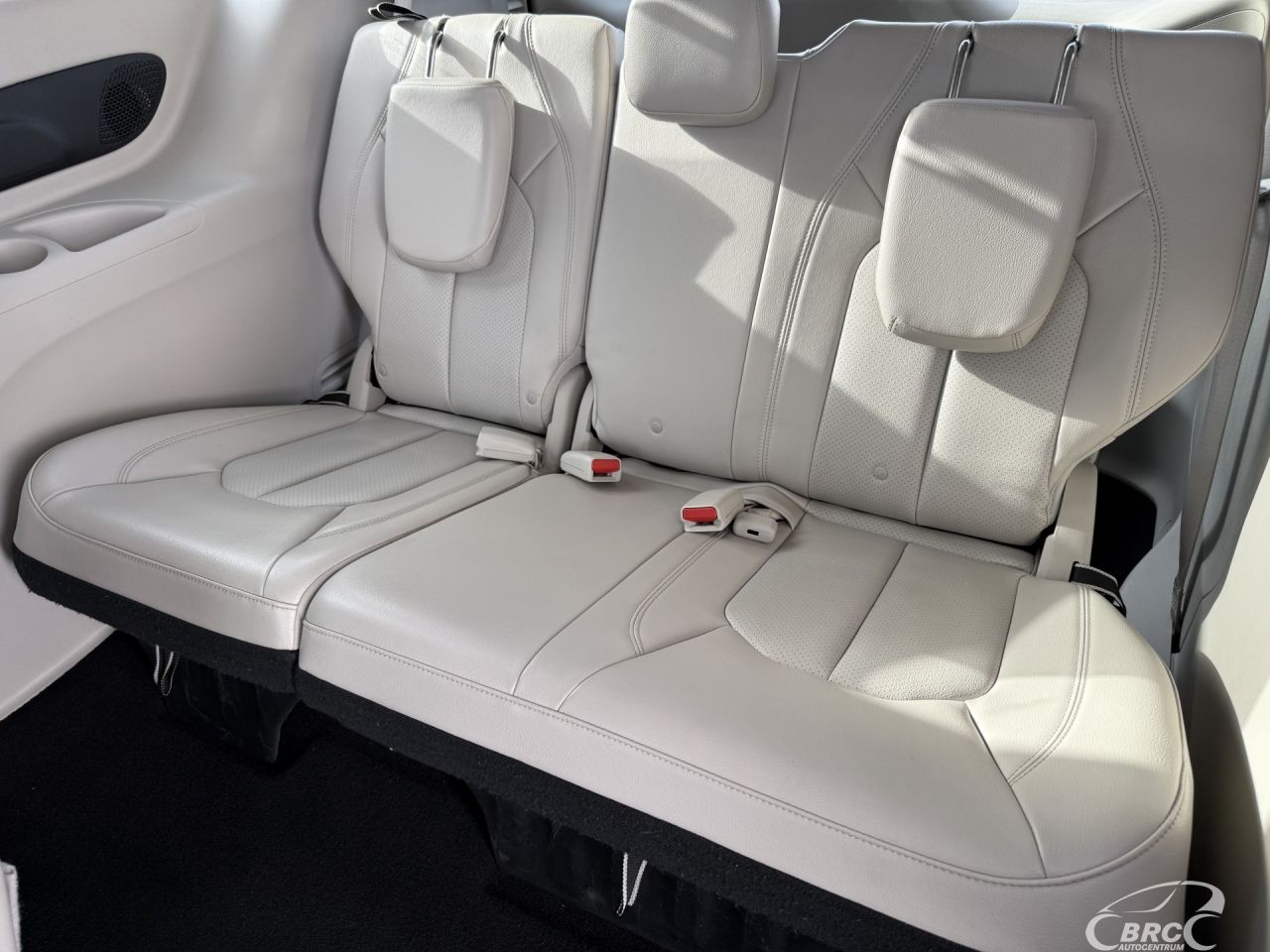 Chrysler Pacifica | 16