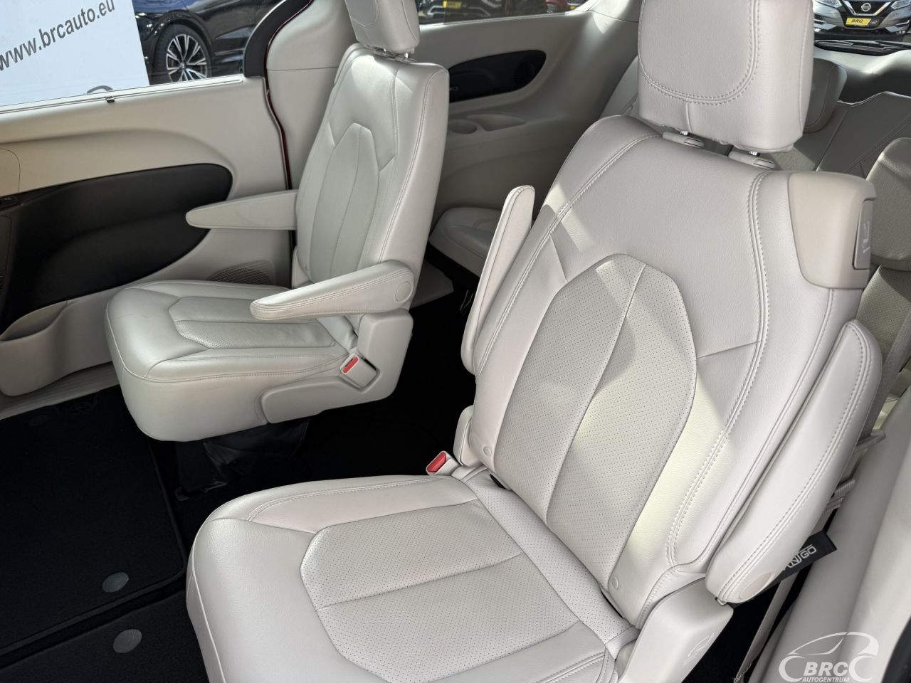 Chrysler Pacifica | 15