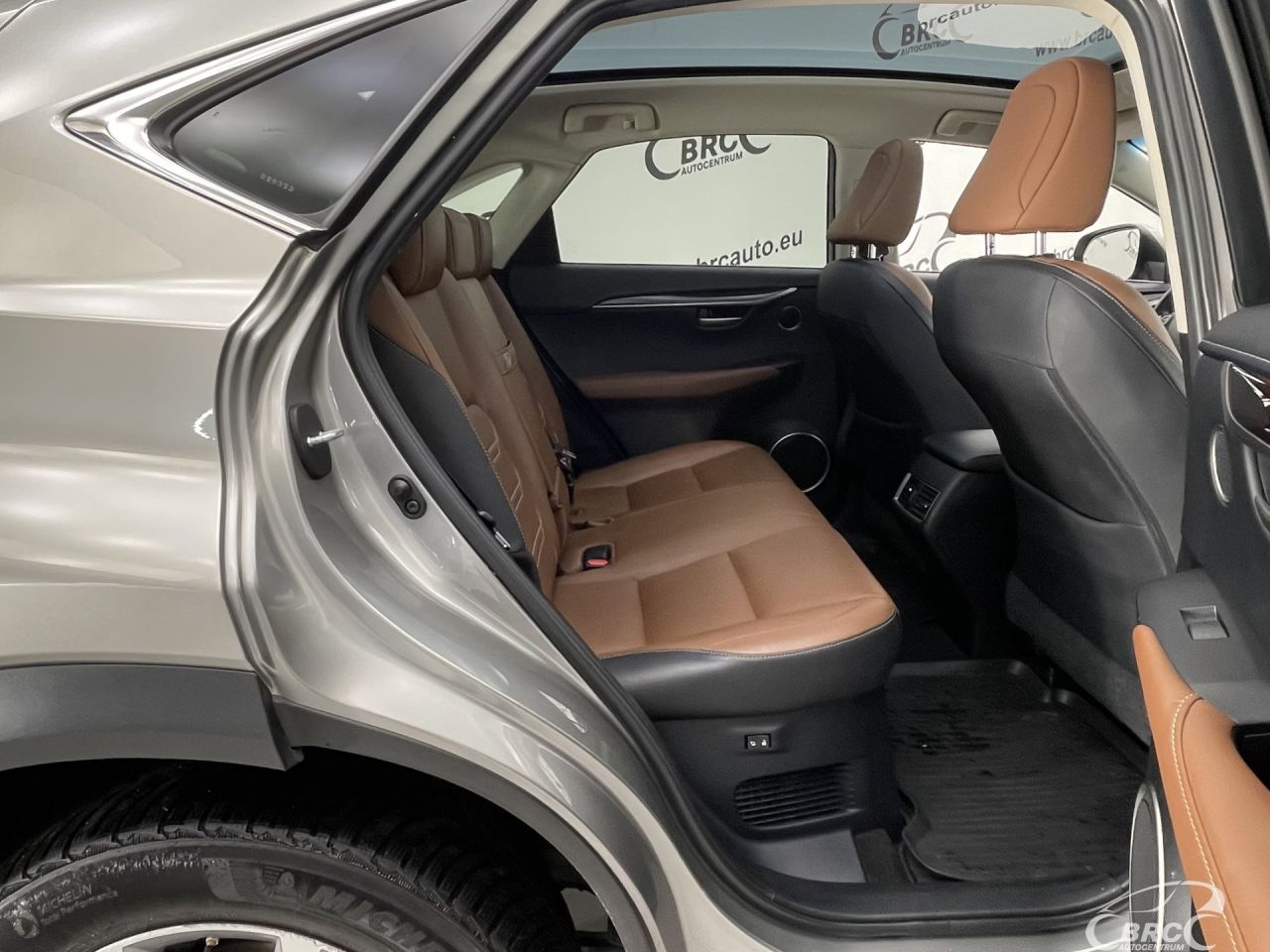 Lexus NX 300h | 10