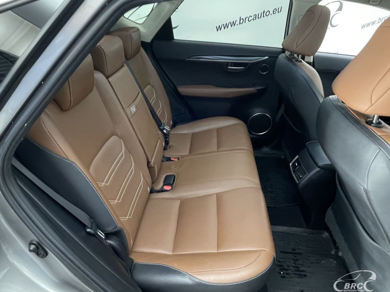 Lexus NX 300h | 11