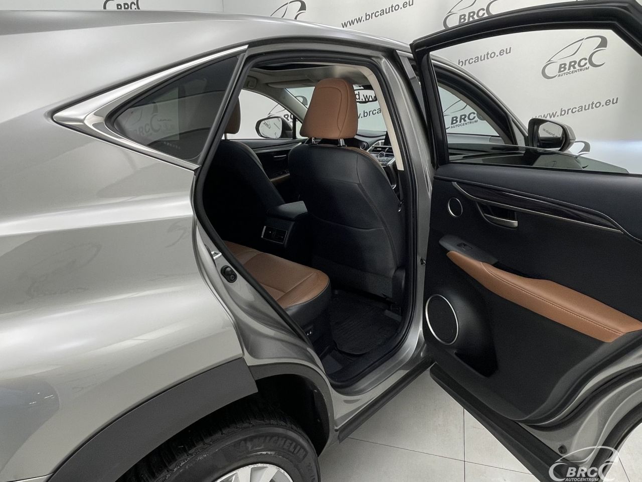 Lexus NX 300h | 14