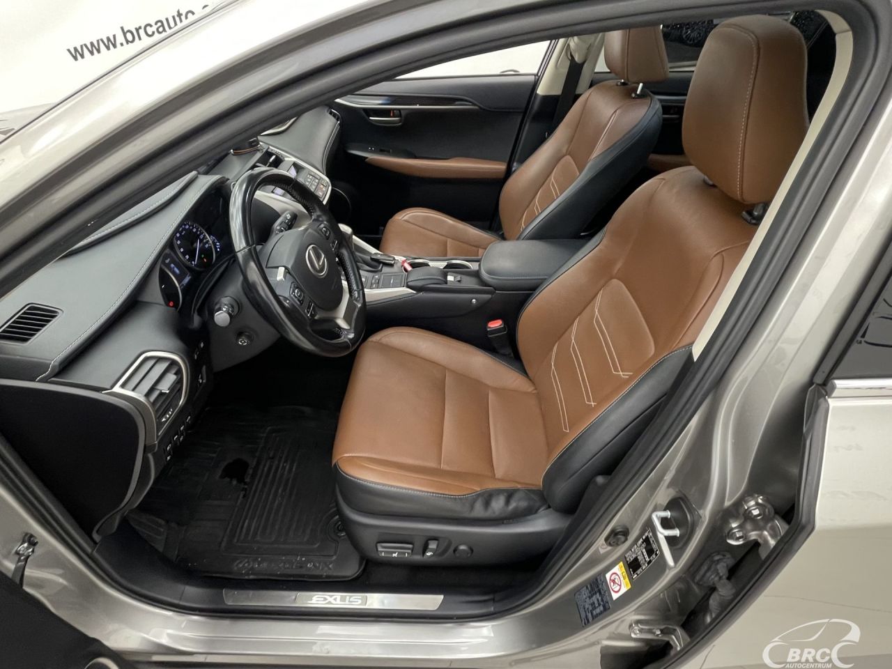 Lexus NX 300h | 22