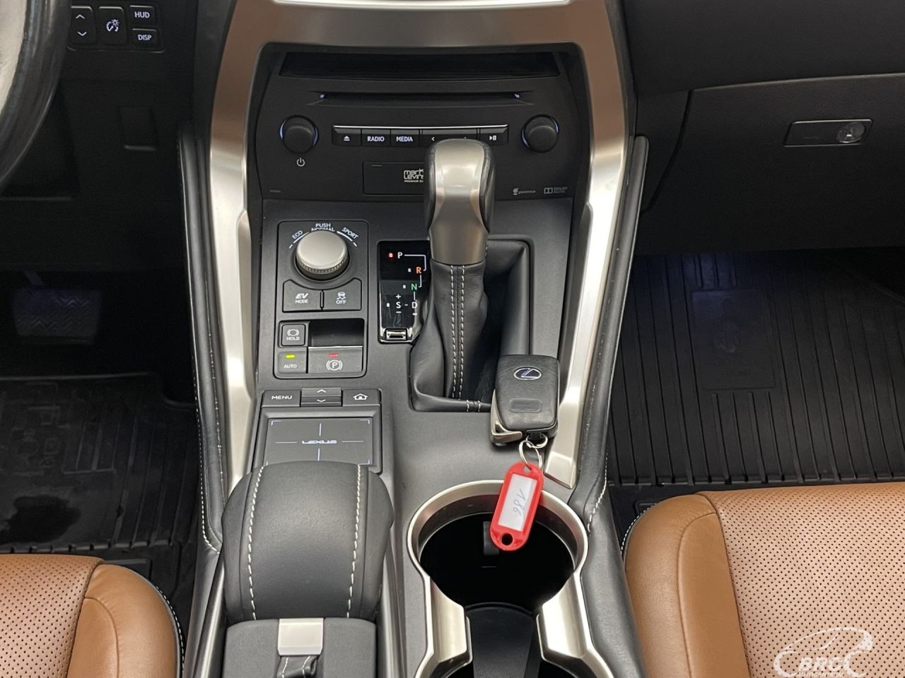 Lexus NX 300h | 19
