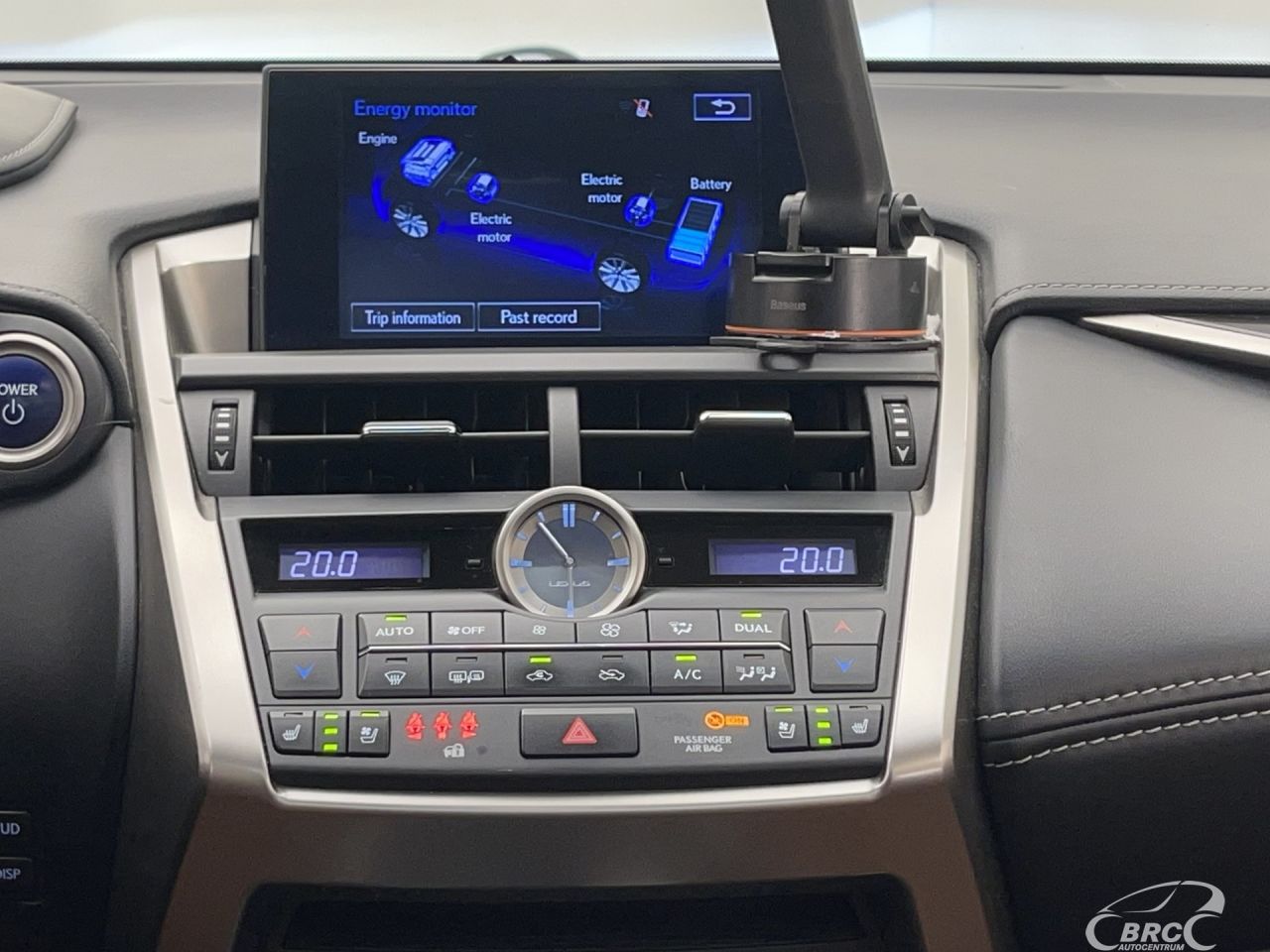 Lexus NX 300h | 17