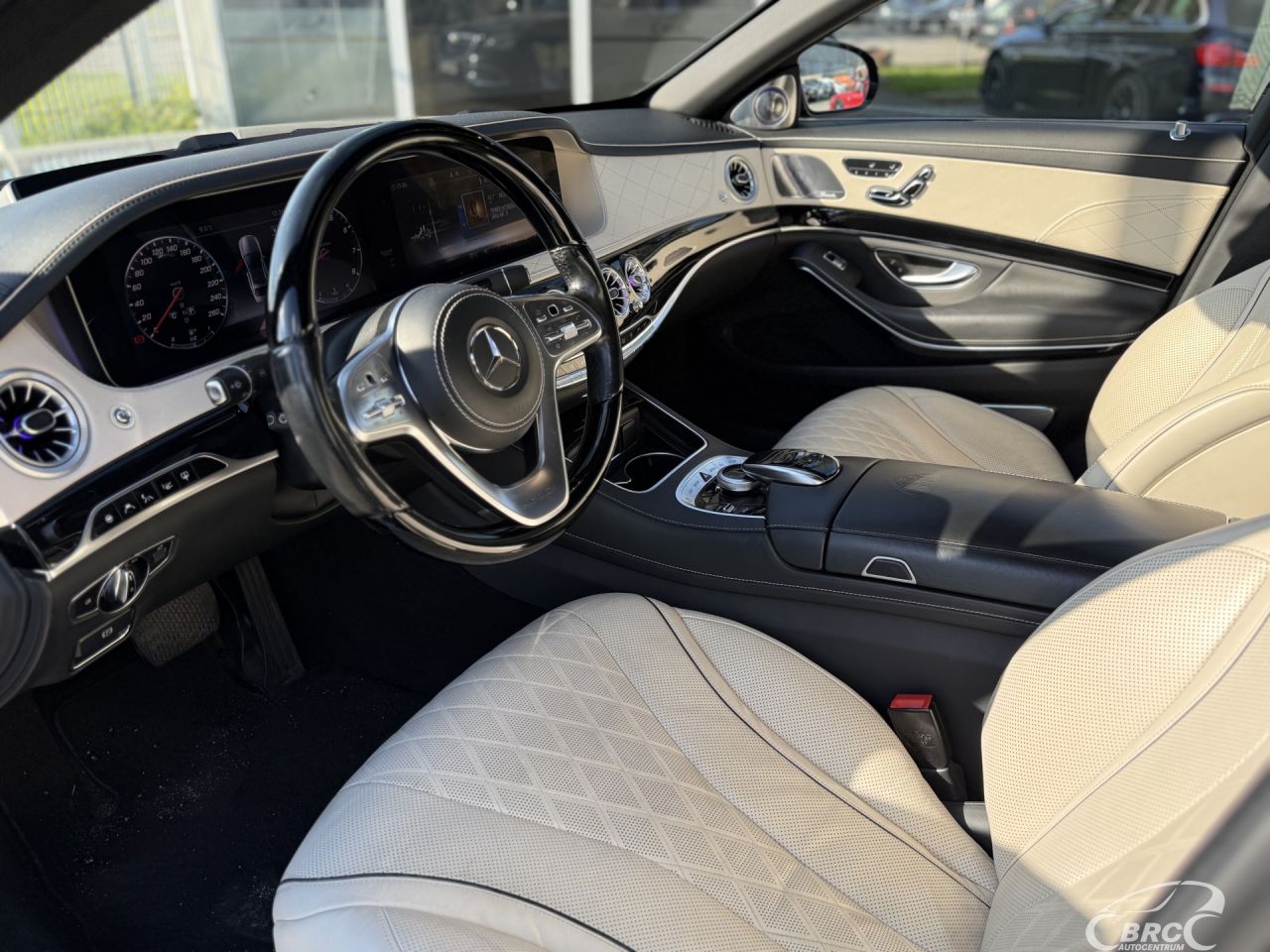 Mercedes-Benz S560 | 30