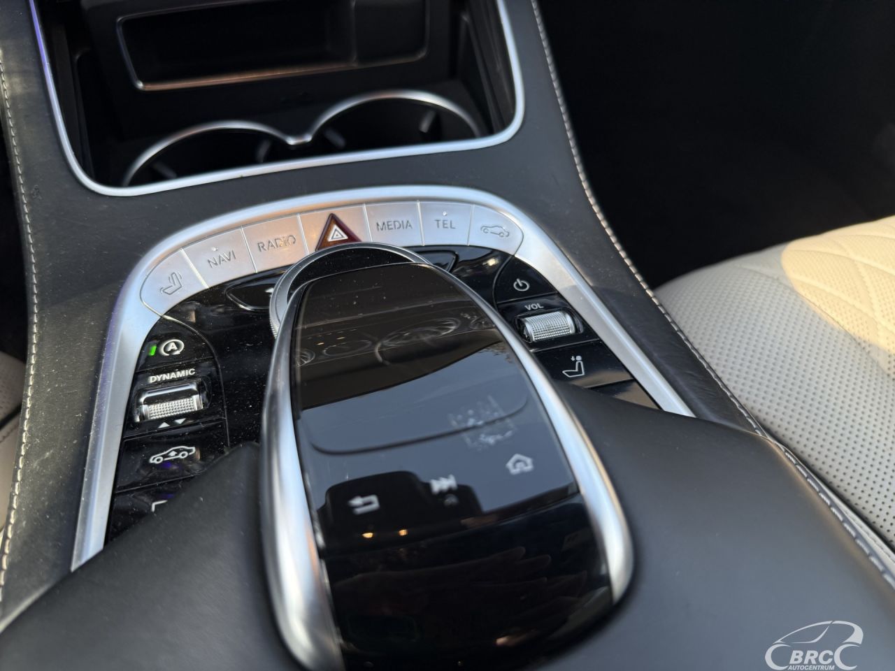 Mercedes-Benz S560 | 39