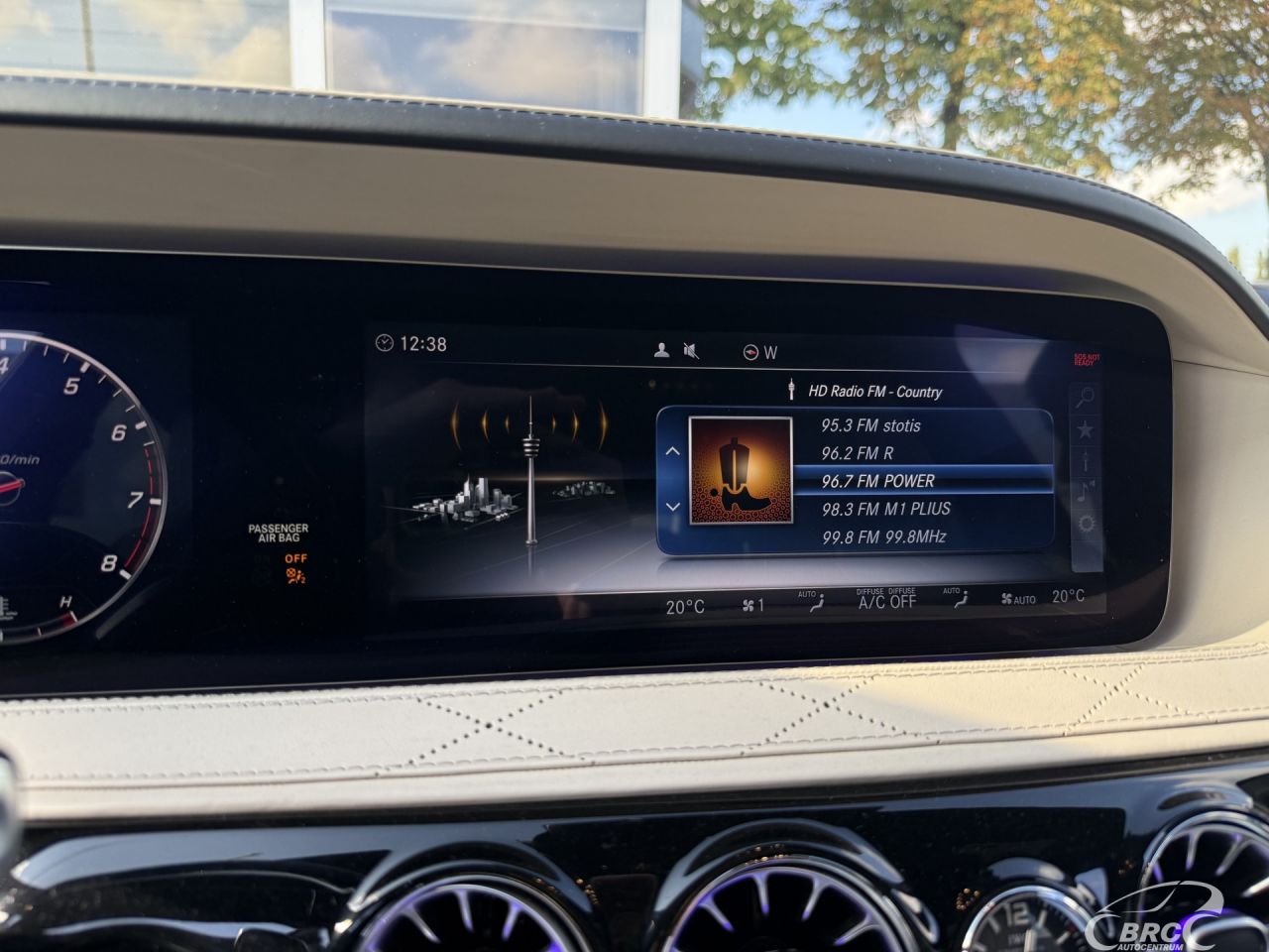 Mercedes-Benz S560 | 37
