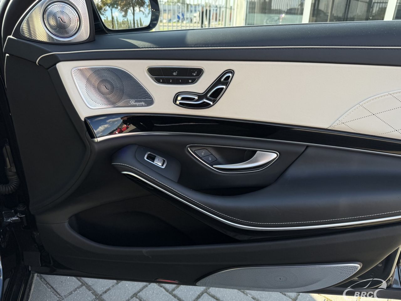 Mercedes-Benz S560 | 9