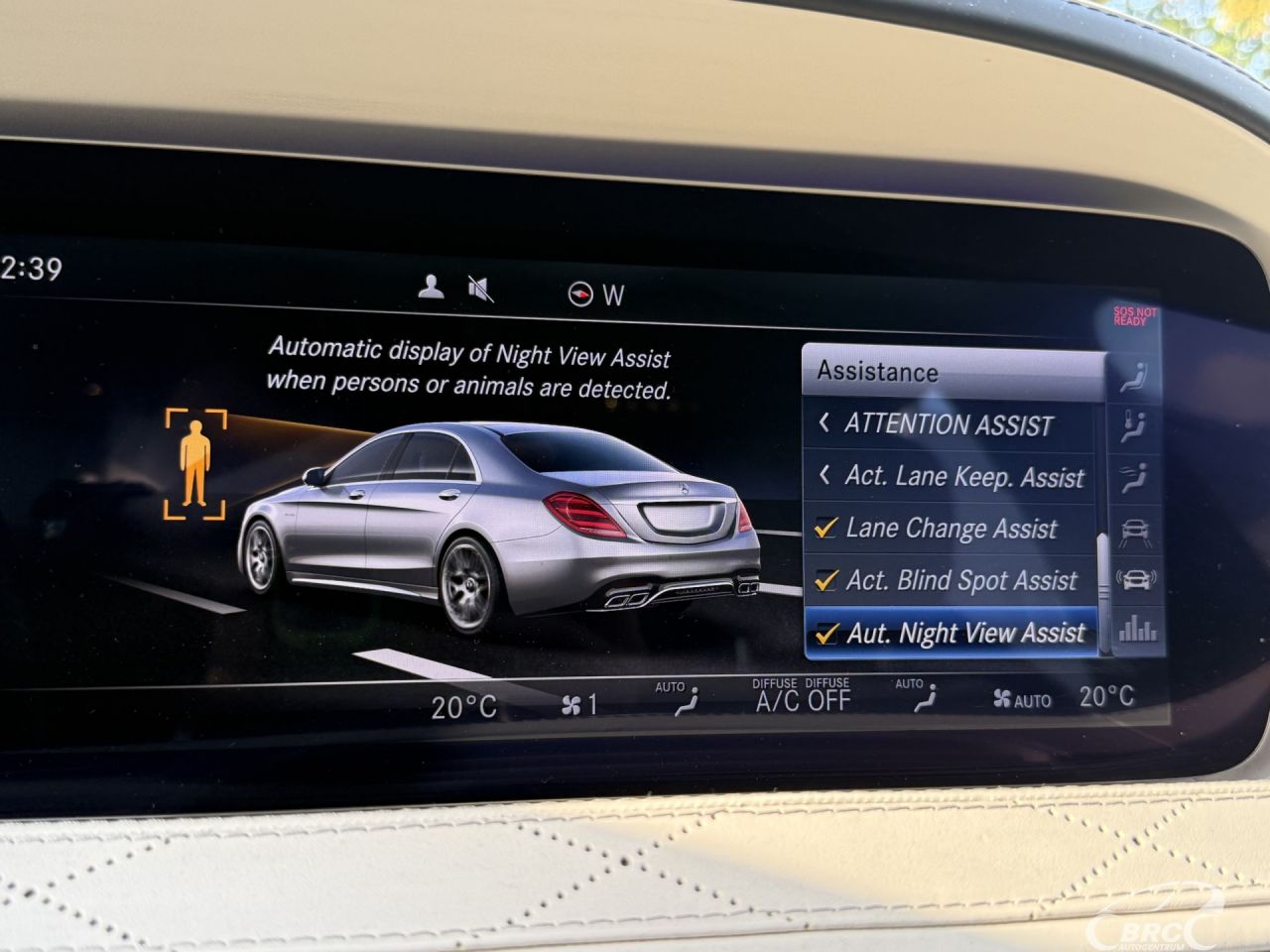Mercedes-Benz S560 | 44