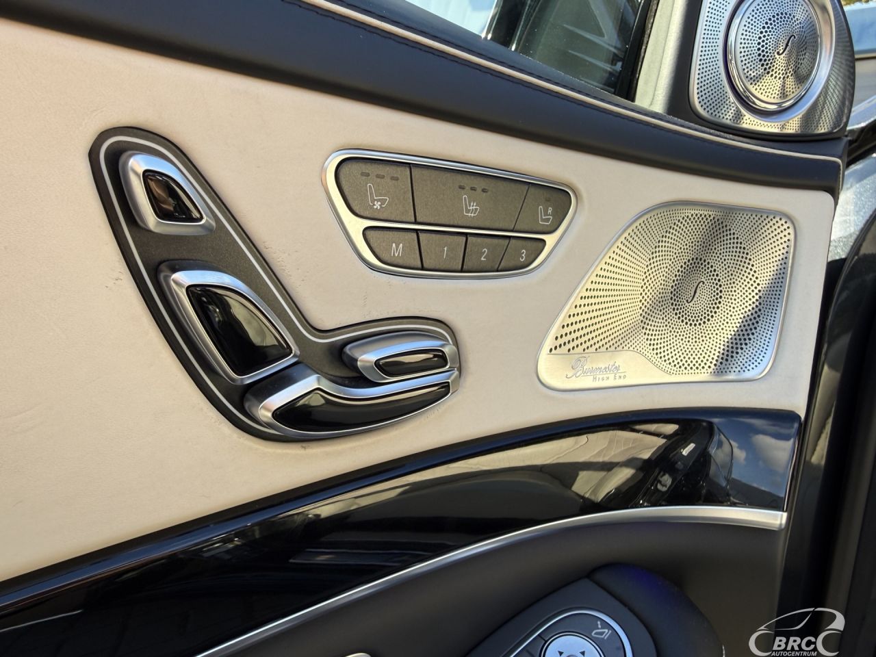 Mercedes-Benz S560 | 28