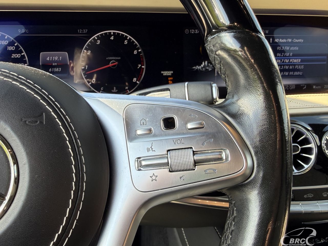 Mercedes-Benz S560 | 35
