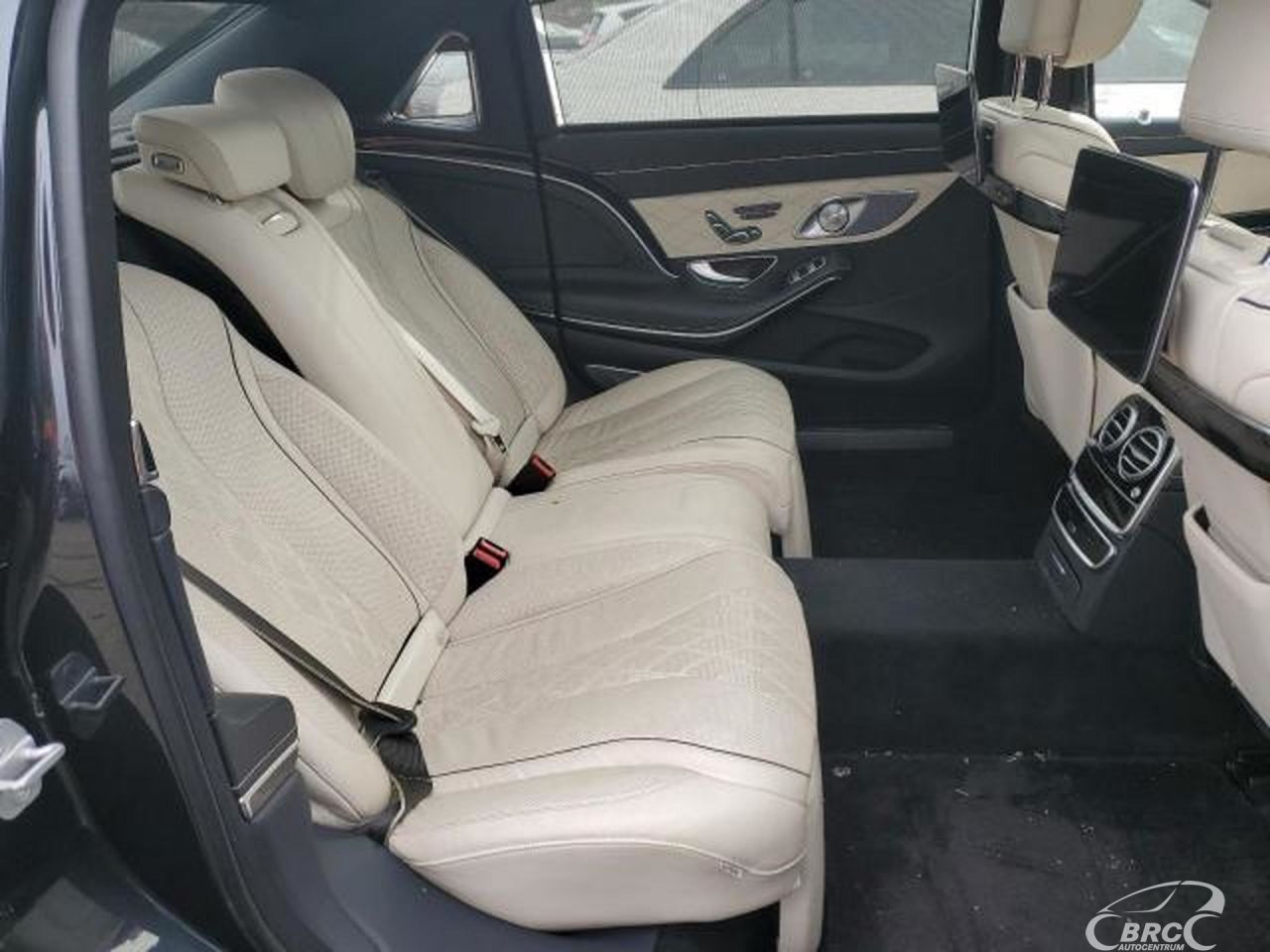 Mercedes-Benz S560 | 59