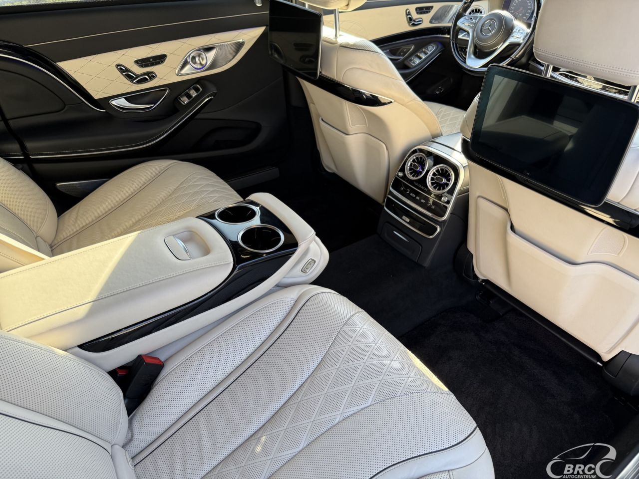 Mercedes-Benz S560 | 13