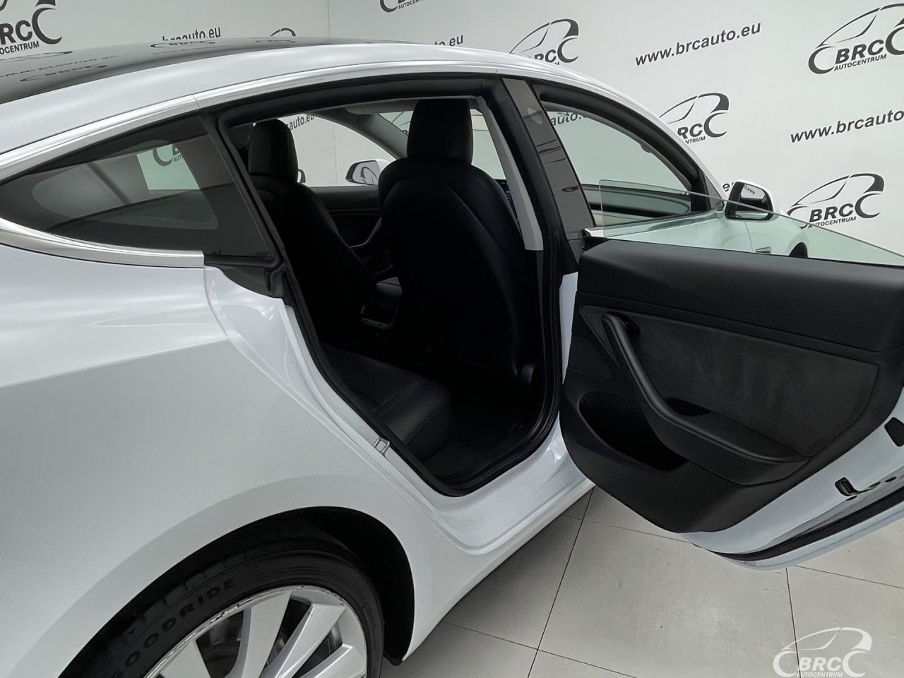 Tesla Model 3 | 11
