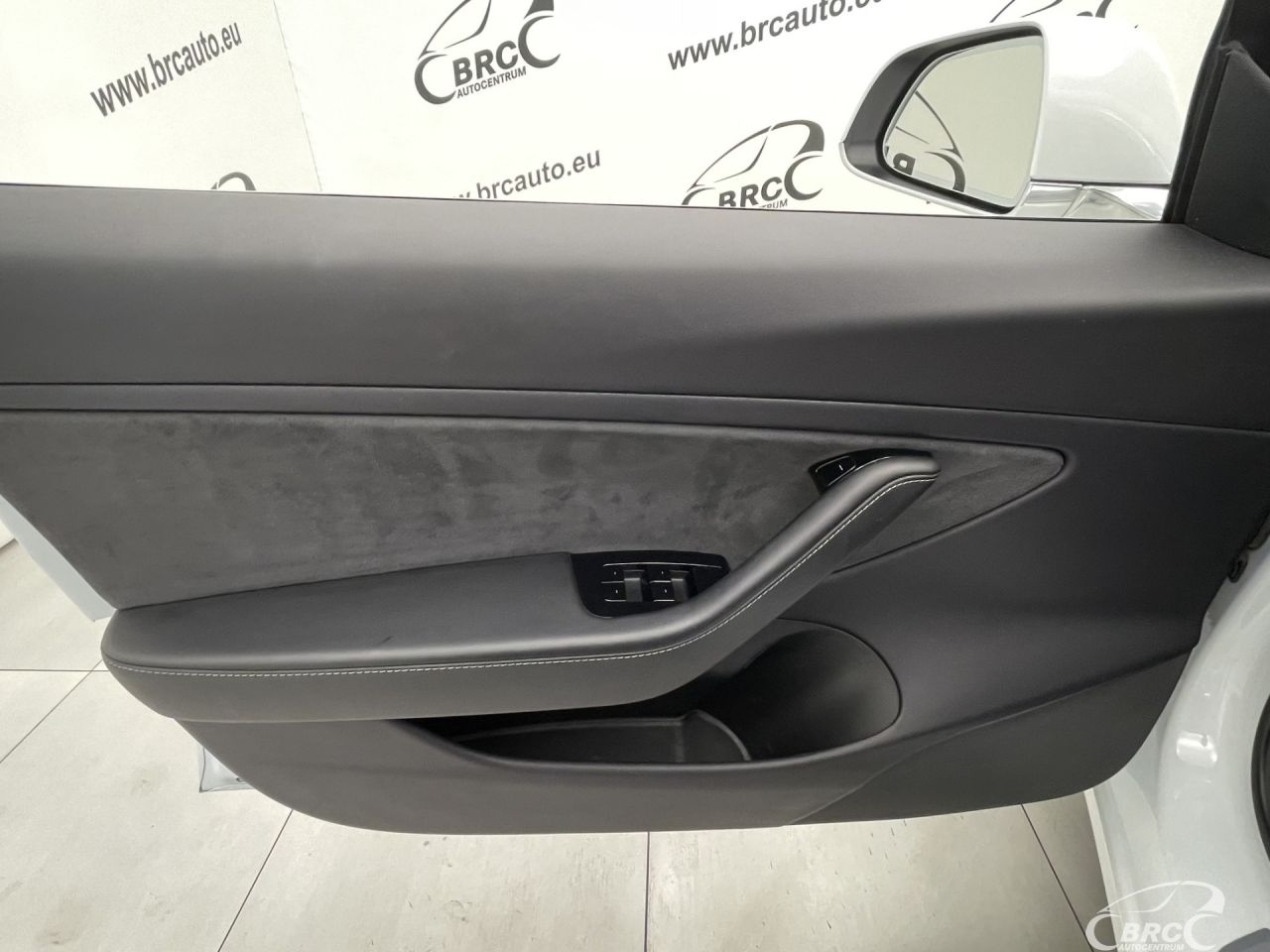 Tesla Model 3 | 16