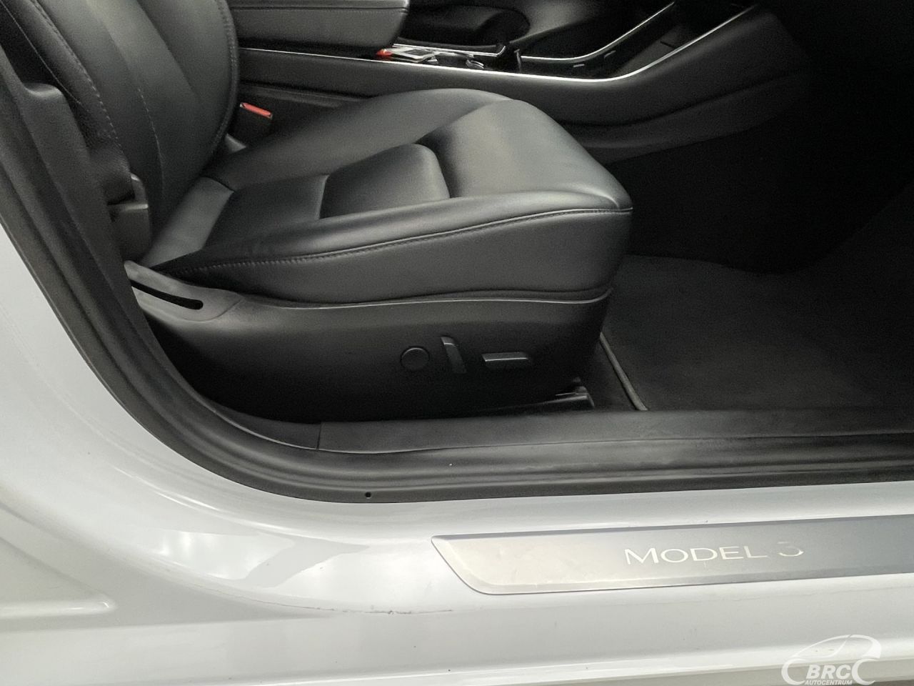 Tesla Model 3 | 5
