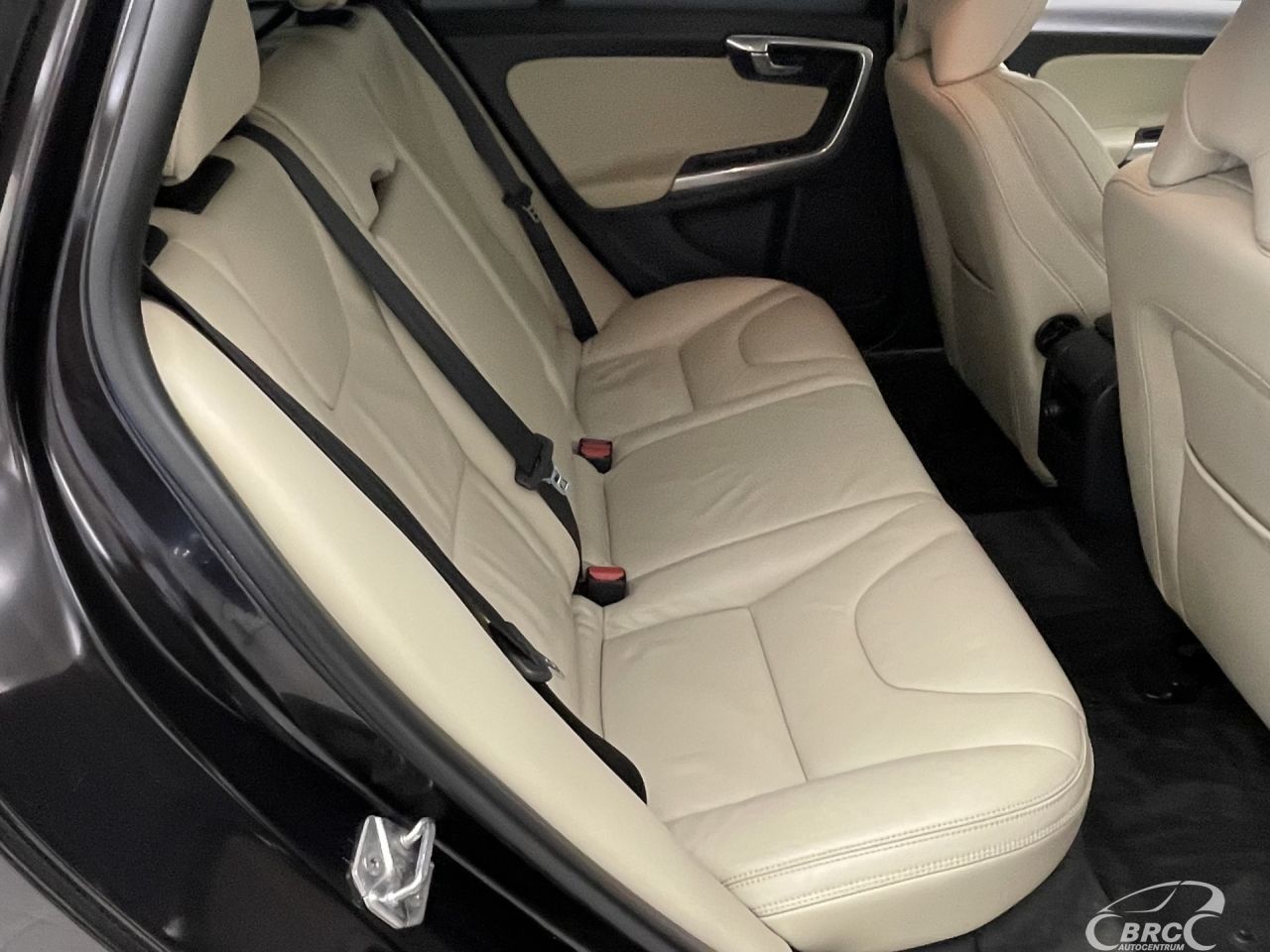 Volvo V60 | 10
