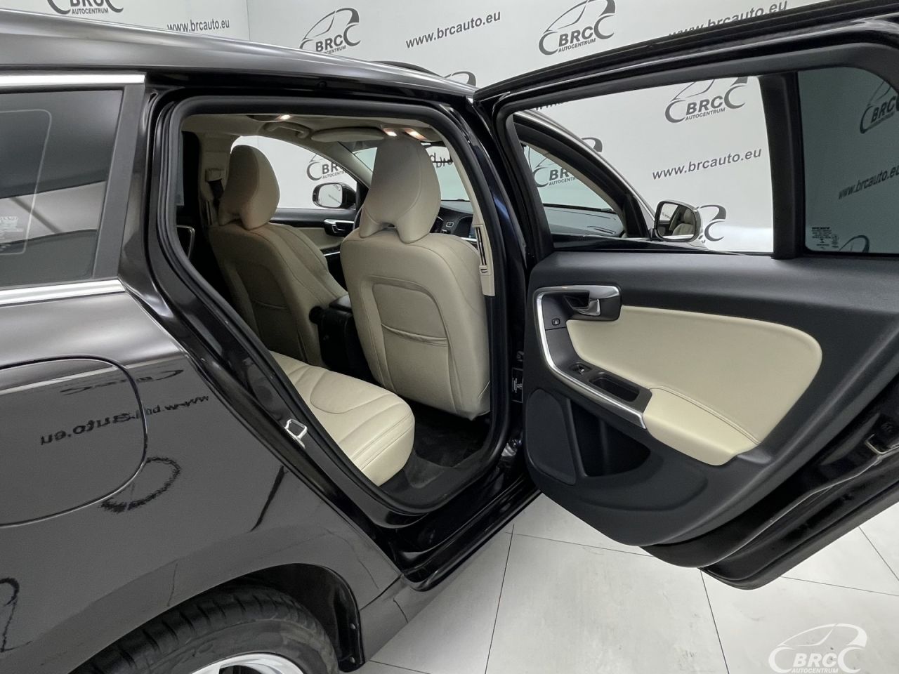 Volvo V60 | 12
