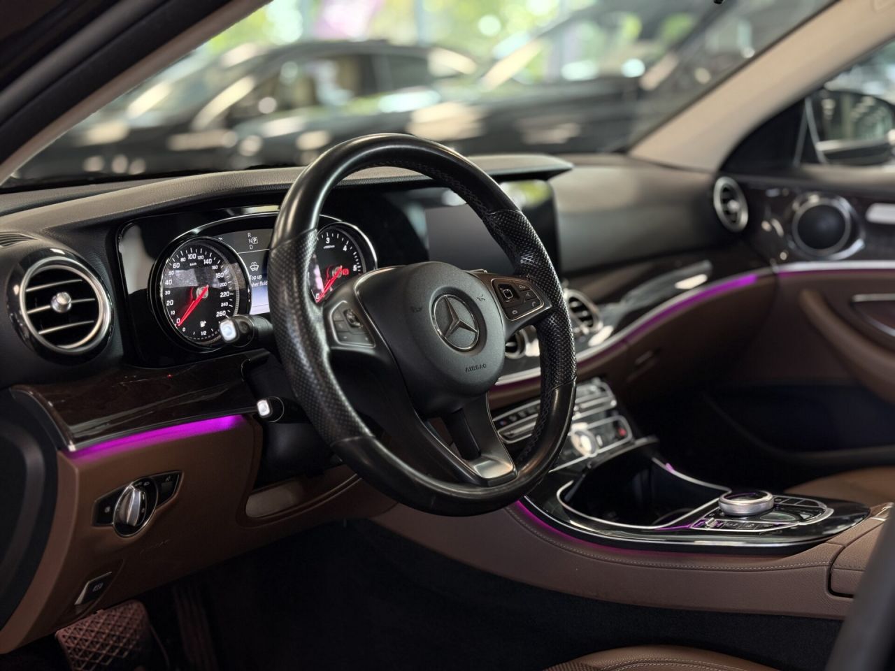 Mercedes-Benz E220 | 25